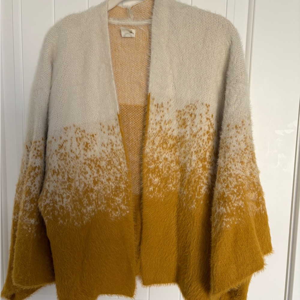 Elegant Cream and Gold Women's Cardigan Anthropologie Akemi + Kin